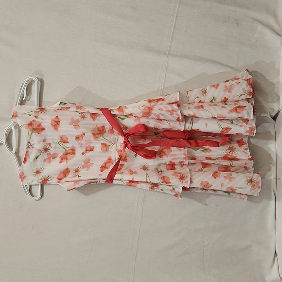 Dress - Picture 3 of 4